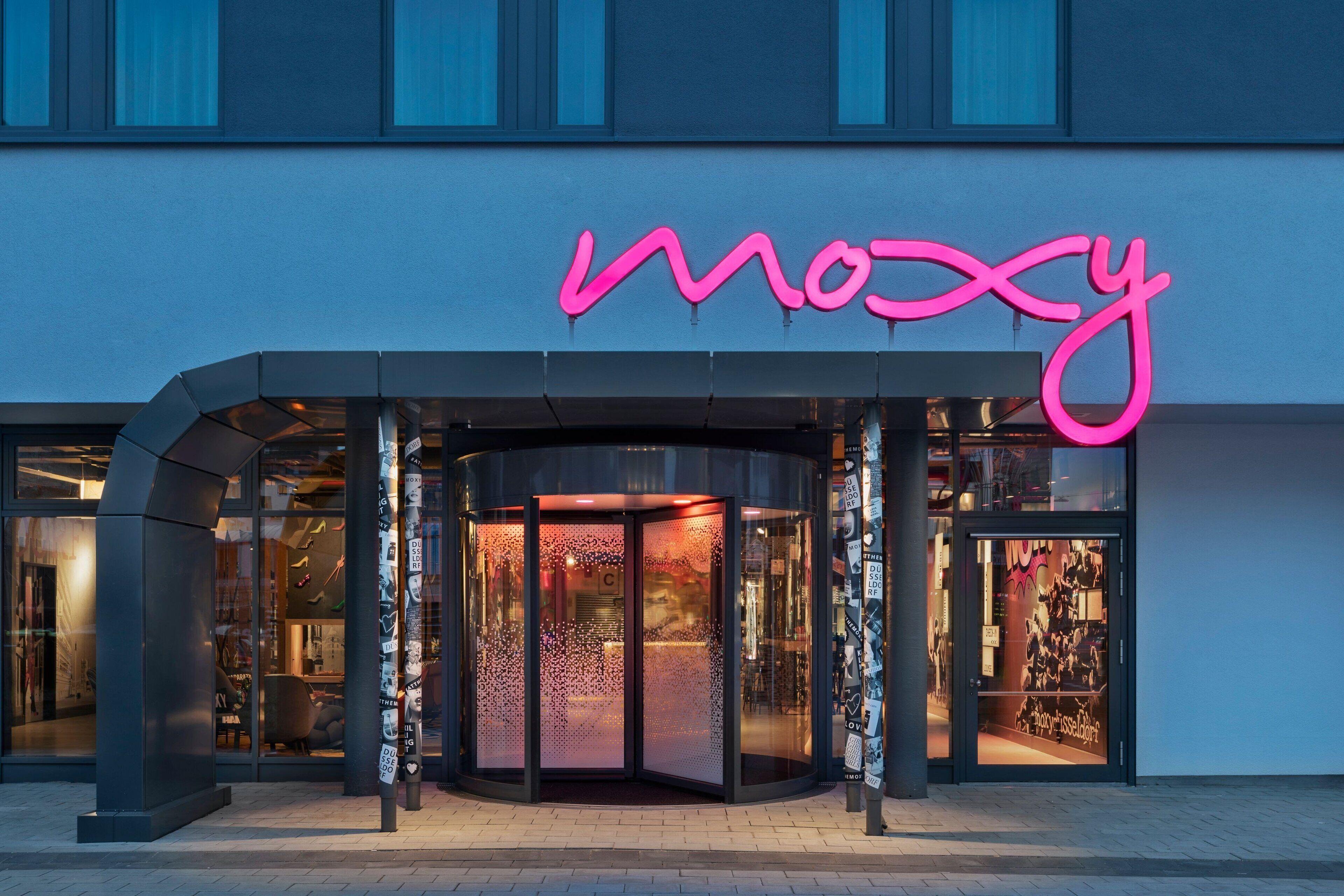 Moxy Duesseldorf City — Fotos 1
