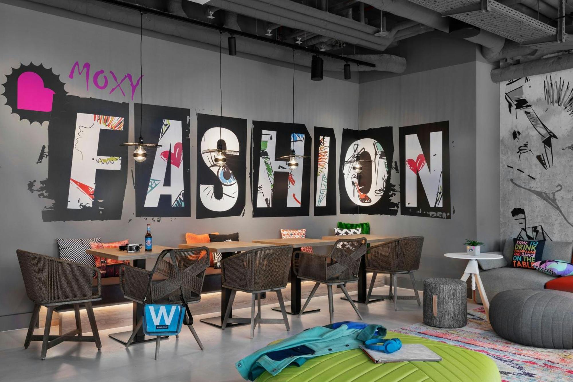 Moxy Duesseldorf City, Dusseldorf